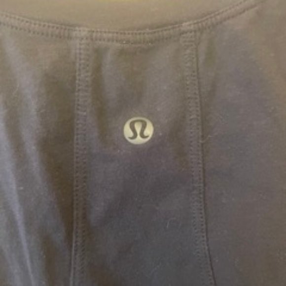 Lululemon cropped workout tank - Picture 2 of 3